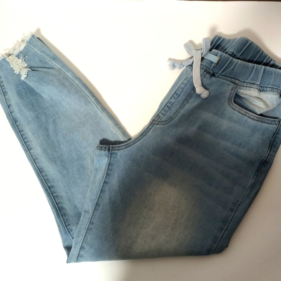 YMI Distressed Jeans Junior / Size Large - Picture 6 of 8